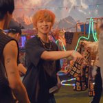 [NCT즌] 뒤에 <b>스탭분</b> 옷입히러 오시는거 왤케 웃기냐ㅜㅜㅋㅋㅋㅋㅋㅋㅋ