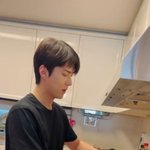 얼굴은 파스타나 만들고있게 생겨서