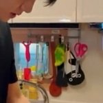 오세훈 뒤의 저 <b>펭귄</b>...