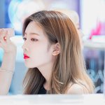 <b>차분</b>한 온기가 느껴지는 여돌 미모