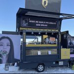 로제 리사 뮤비촬영장에 커피차보냈네