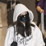 김제니 커플링 끼고 <b>입국</b>함