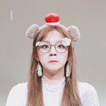 <b>편안</b>하게 미소지어지는 아이돌