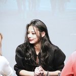 [드루와] <b>요새</b> 이 짤들보면서 긴머리 자극 받음