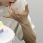 [더보이즈] 엄마 친구 <b>아들</b> 생일날 케이크 얻어먹으러 왔는데