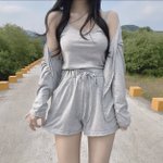 <b>독서실</b>에 이거 입고 가면 좀 그런가