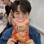 [NCT즌] 이 사진 출처가 어딘<b>가여</b>..런쥔이 입밖에 안보임