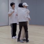 [NCT즌] 프레임에 잡힌 모든 사람이 상당히 <b>바보</b> 같음