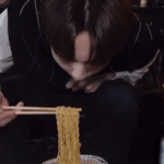 [엔하이픈] <b>정원</b>이 라면 먹는 것도 특이하네