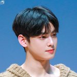 차은우 니트 정보 아는 사람 ? 너무 예쁘다 <b>은우</b>가 입어서 그런가