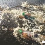 철인3종 선수들 ㄹㅇ 똥물에서 수영중이야