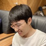 <b>엑소팬들</b>있냐