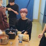 [스키즈] <b>벌스</b>데이카페 신청한 스테이 이써?