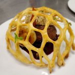 맛보기도 전에 압도되는 플<b>레이팅</b>