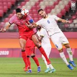 이번 축구 주장 다리 진짜 <b>길음</b>