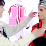 뷔 <b>미간</b>펴주는 정국