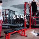 [펜타곤] <b>홍석</b>이 철봉마임 진짜 개잘함