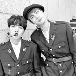 [군대] 눅눅한 날은 뽀<b>송한</b>