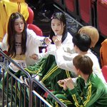 [NCT즌] 도영 보는 <b>아이린</b> 표정