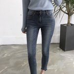 청바지에 입을 <b>상의</b> 골라주면 소원이뤄짐