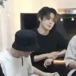 [NCT즌] 브이앱에서 허벅지 만지는 <b>씨피</b>...
