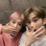 [NCT즌] 이 <b>사진</b> 둘 다 <b>손</b> ㅈㄴ 남자ㅇ야