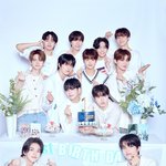 [트레저] 1주년 <b>단체샷</b>
