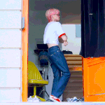 투바투 연준 다리보고 좀 <b>놀람</b>