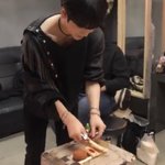 [에이티즈] ㅎ... 과자 <b>따듯</b>하게 데워머거 말티쥬