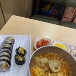 <b>만두</b>라면+김밥 1줄