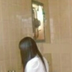 [댓글부탁해] 오줌을 <b>서서</b>싸는 여학생