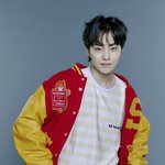 시우민 이 <b>옷</b> 입은 <b>사진</b>있는 사람 제발