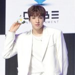 [모두드루와] 펜타곤 막내 <b>우석</b>이랑 맏형 진호 키 차이 너무 귀여워