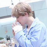 [방탄소년단] 짐니 손풍기로 <b>부리</b> 식히는 중