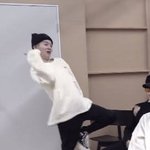 [군대] 힘든 금요일 아침 <b>신이</b>난 윤기보고가