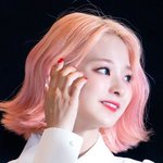 초점 <b>흐릿</b>해져도 알아볼 아이돌