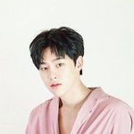 <b>낭만</b>이 묻어있는 男돌의 미모