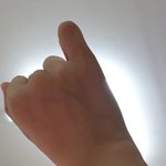 나 근데 새끼손가락이 안 <b>접힘</b>