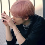 [댓글부탁해] <b>탈색모</b>에 딸기 흘렷는데 염색되는거아님?
