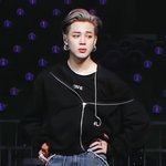 [군대] 지민이 <b>울음</b> 참을때 눈썹이 너무 귀엽단 말이죠... •᷄ɞ•᷅
