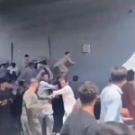 [드루와] 사람이 비행기에서 떨어짐..