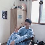 [펜타곤] <b>홍석</b>이가 블버 나오는날 입는 옷 졸귀 ㅋㅋㅋ