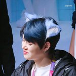'생긋' 웃는 <b>눈매</b>가 참 예쁜 아이돌