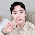 [아스트로] <b>빈이</b> 피부톤이 너무 우유빛이야