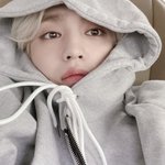 [세븐틴] 이거 <b>옷</b> <b>정보</b>아는사람 ㅜ