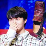 [펜타곤] <b>우석</b>이 신발 완전 크네