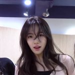 <b>머리</b> 잘랐는데 기분이 넘 좋아