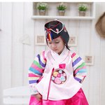양단<b>한복</b>이  예쁘긴  예쁘네