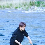 [세븐틴] 물고기 잡는거 집중한다고 <b>입술</b> 앙 닫은거