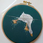 물속을 들여다보고 있는 듯한 십자수